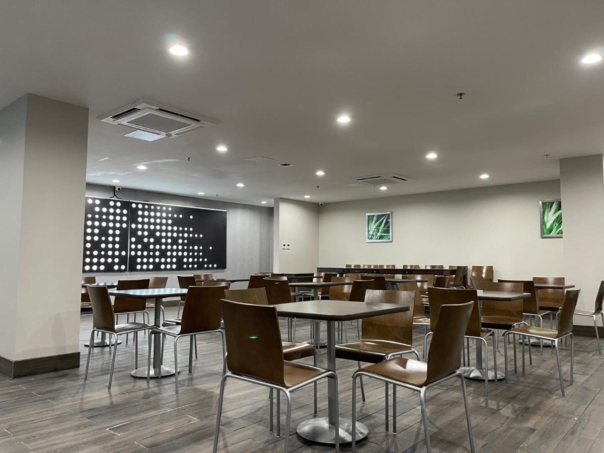 Days Inn By Wyndham Bronx Nyc Nowy Jork Zewnętrze zdjęcie